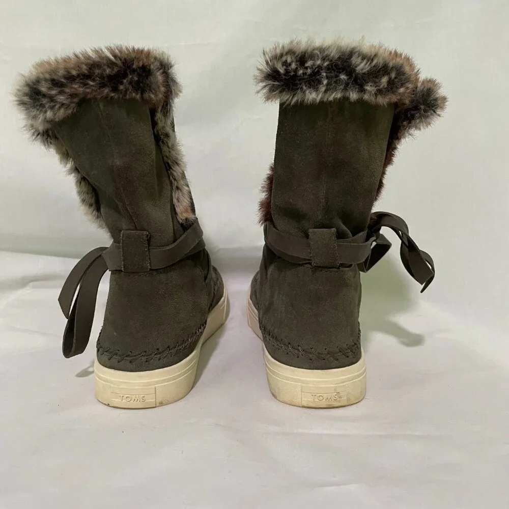 Toms Women’s Olive Green Leather Faux Fur Lined Boots Size 7